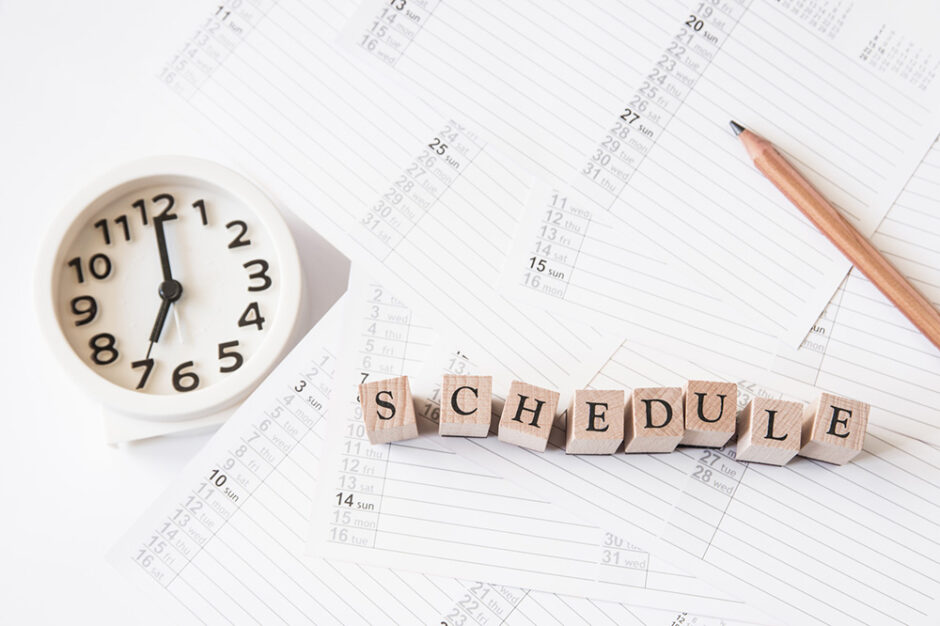 在留カードの更新時期を確認するイメージ